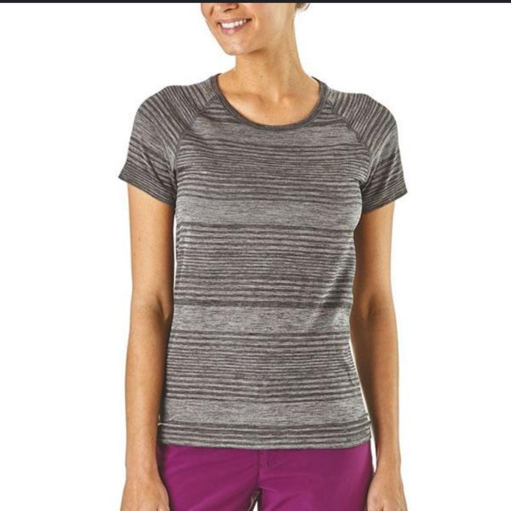 Patagonia Gatewood Short Sleeve Quick Dry T-shirt in Gray Stripe Large